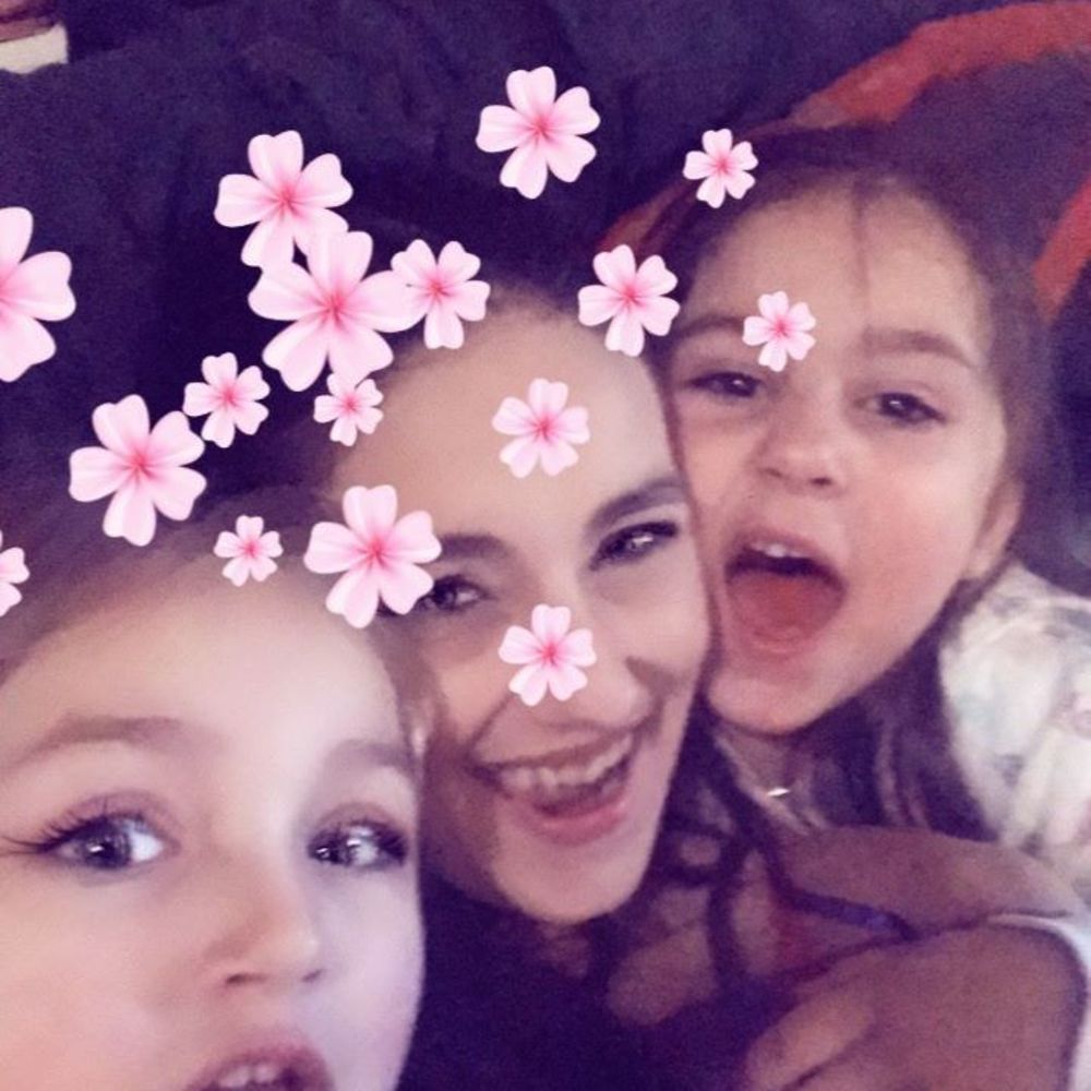 Meet your Posher, Mia